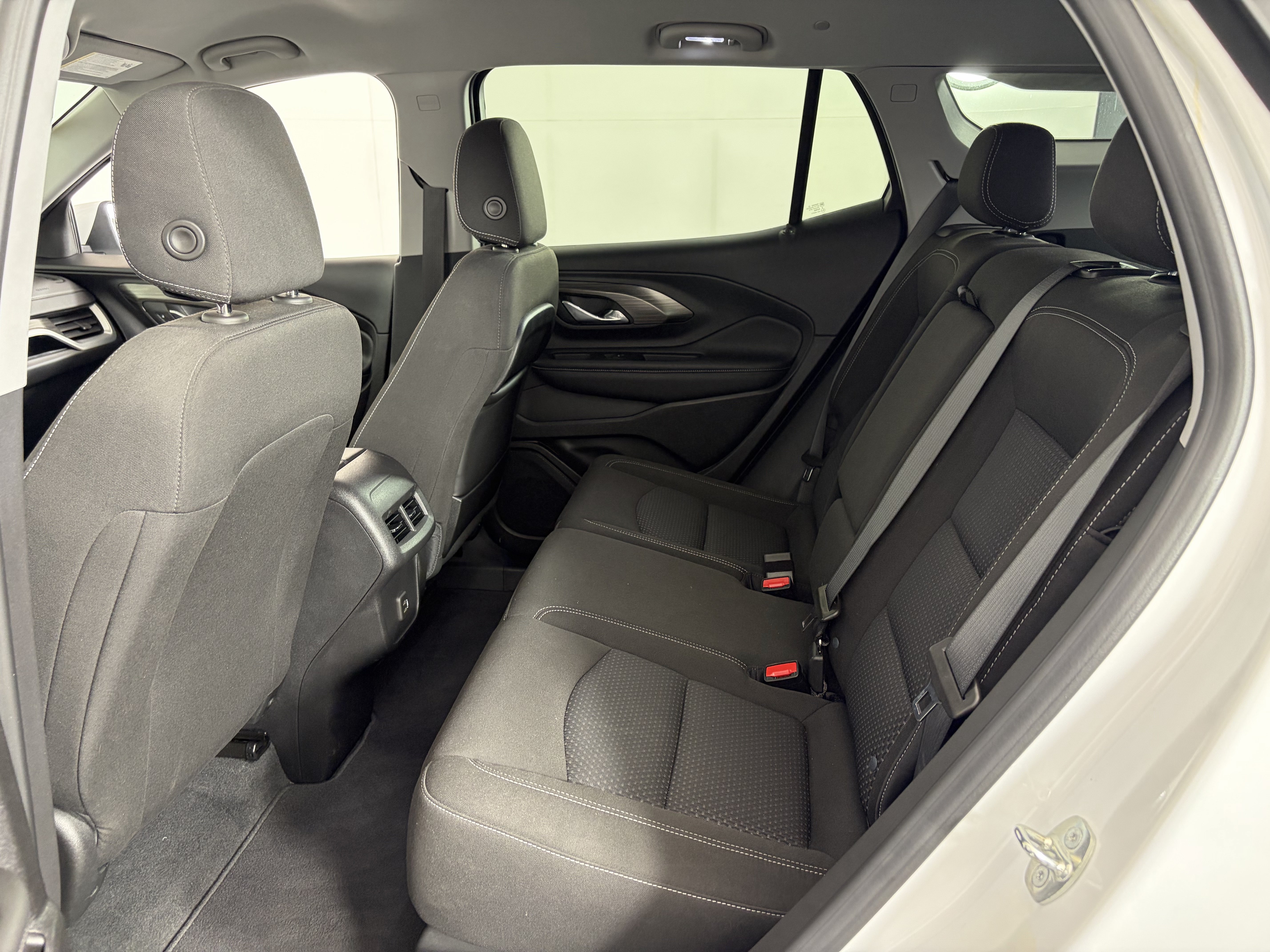Used 2023 GMC Terrain SLE w/ Driver Convenience Package AWD/4WD image 7