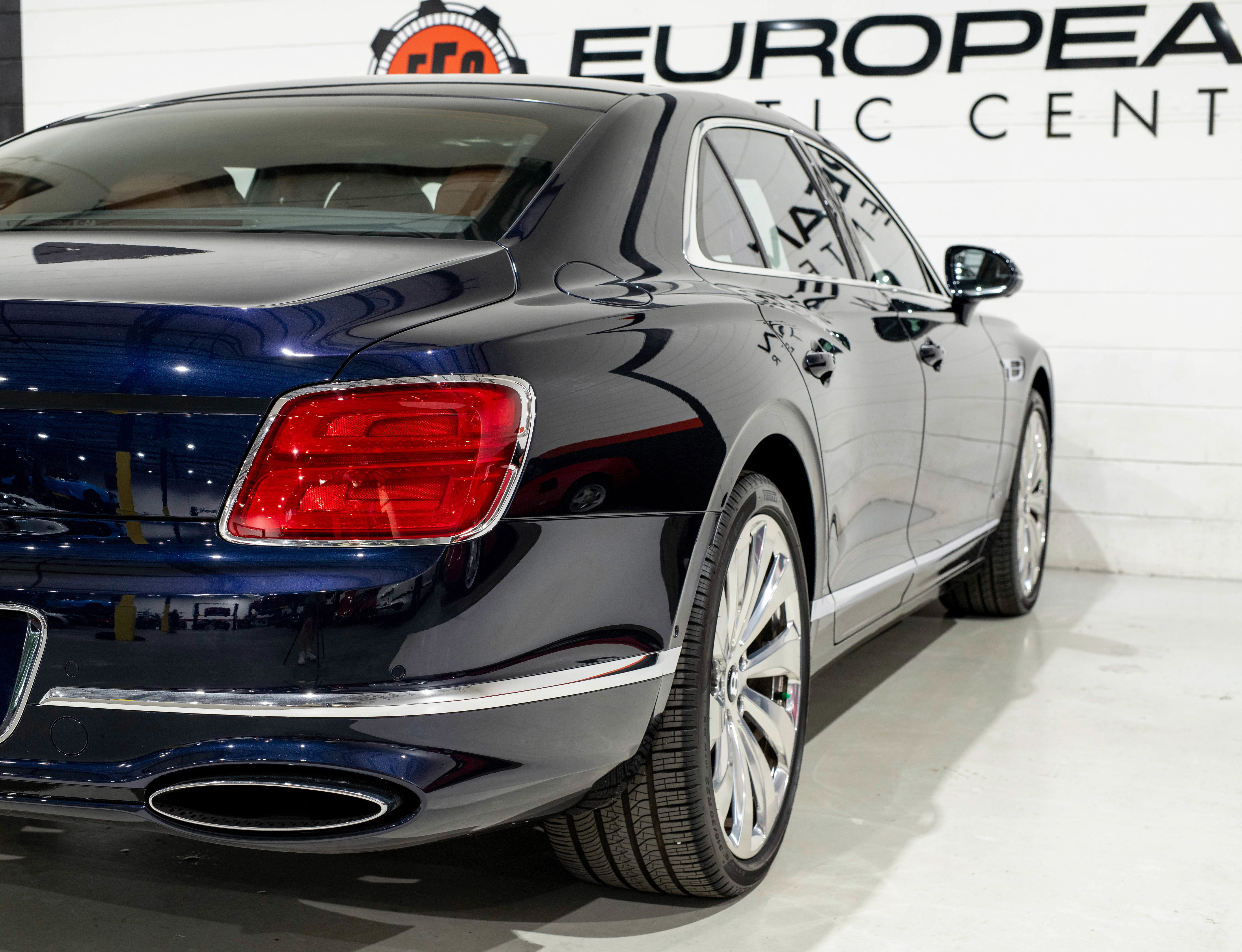 Used 2021 Bentley Flying Spur W12 AWD/4WD image 24