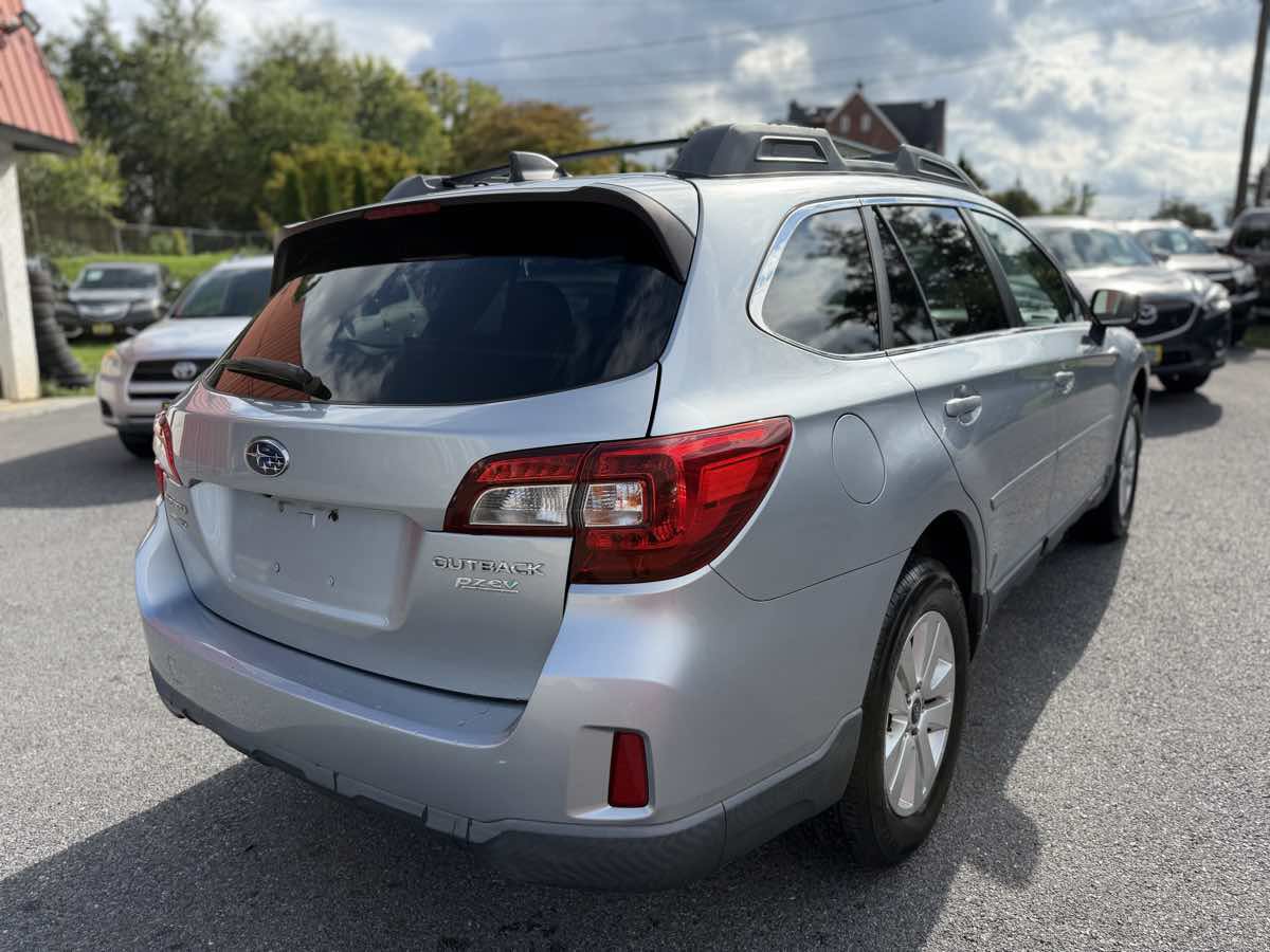 Used 2017 Subaru Outback 2.5i Premium AWD/4WD image 7