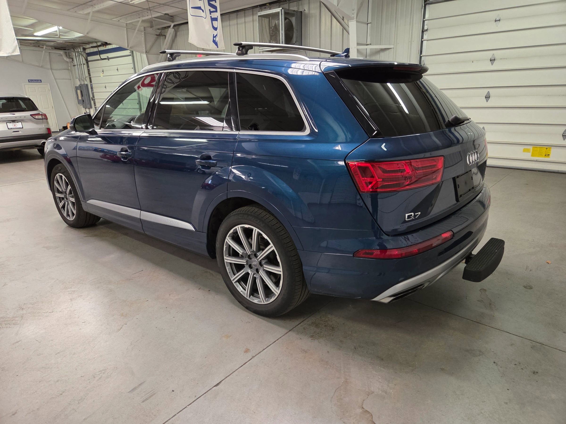 Used 2018 Audi Q7 3.0T Prestige image 4