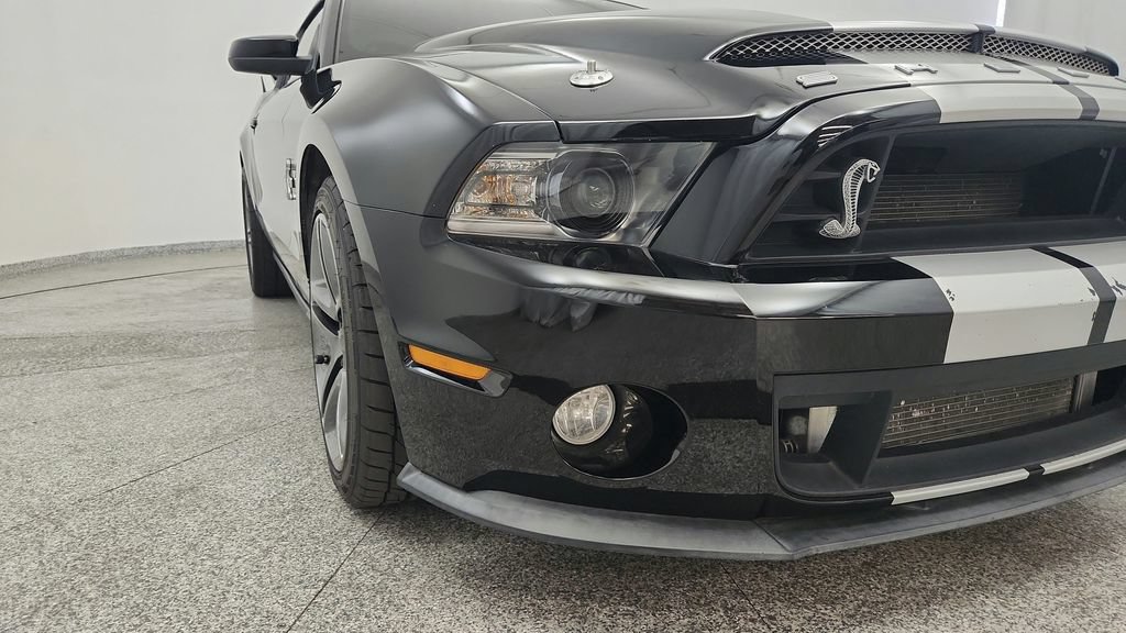 Used 2010 Ford Mustang Shelby GT500 RWD image 11