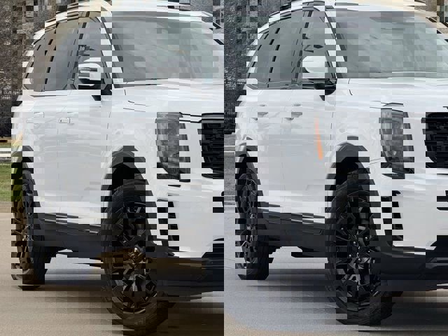 Used 2022 Kia Telluride EX w/ EX Premium Package image 3