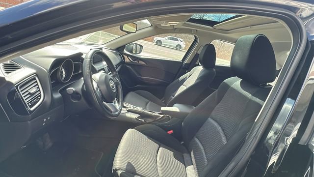 Used 2016 MAZDA MAZDA3 i Touring w/ Popular Equipment Package image 21