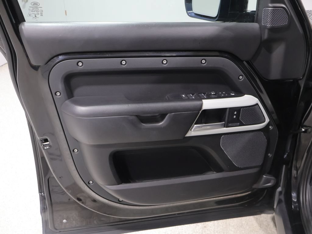 Used 2020 Land Rover Defender 110 HSE AWD/4WD image 10