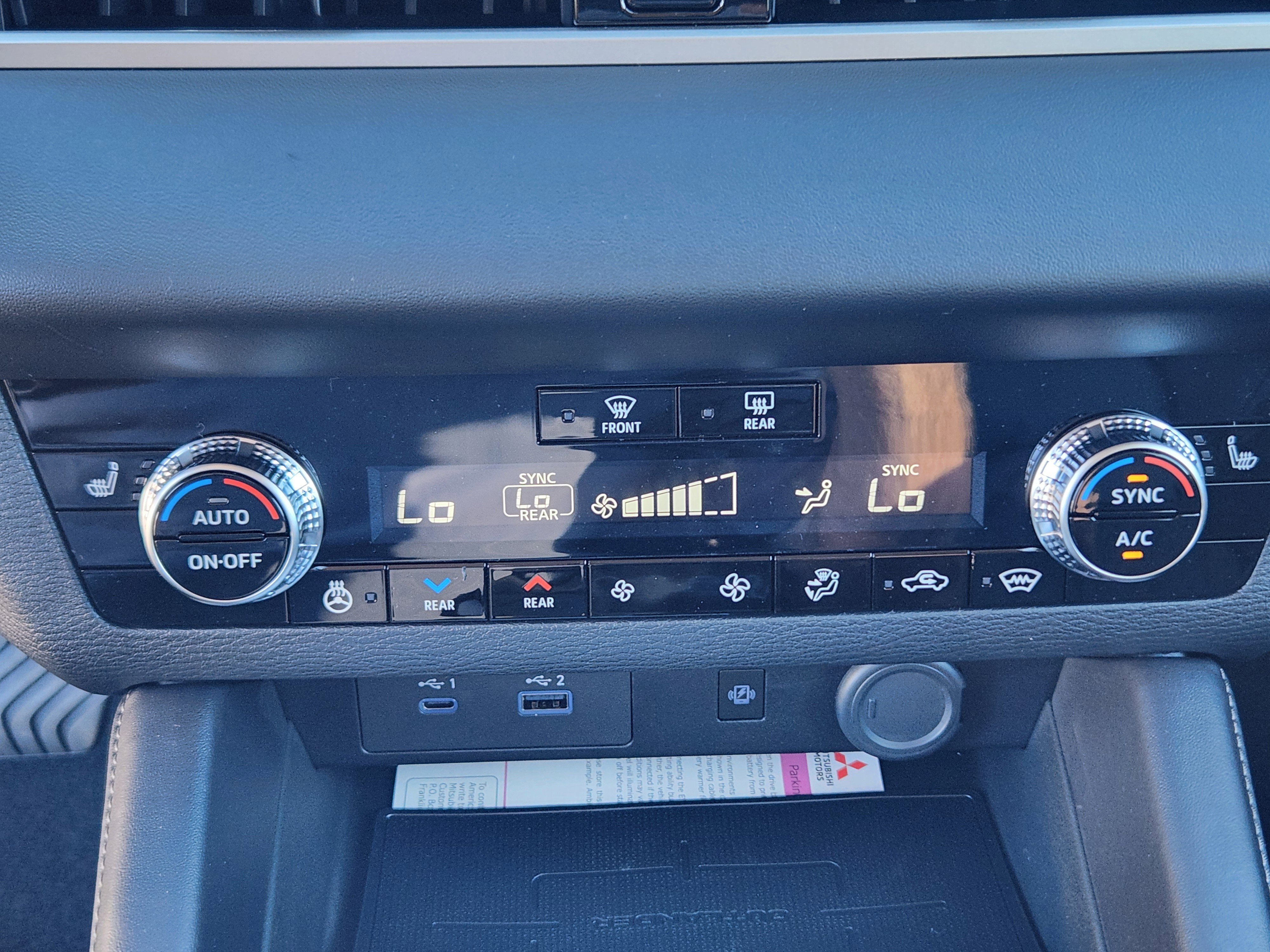 New 2025 Mitsubishi Outlander SEL image 15