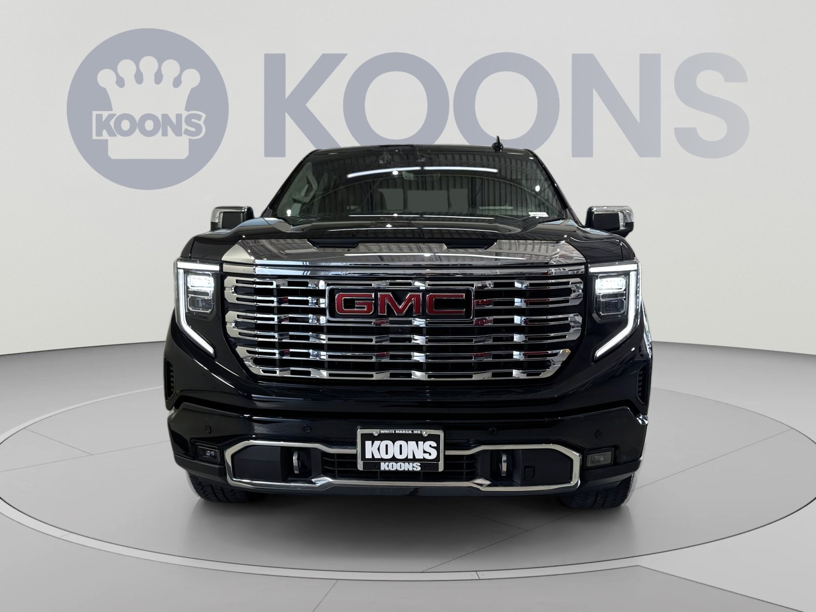 Used 2024 GMC Sierra 1500 Denali w/ Technology Package AWD/4WD image 4