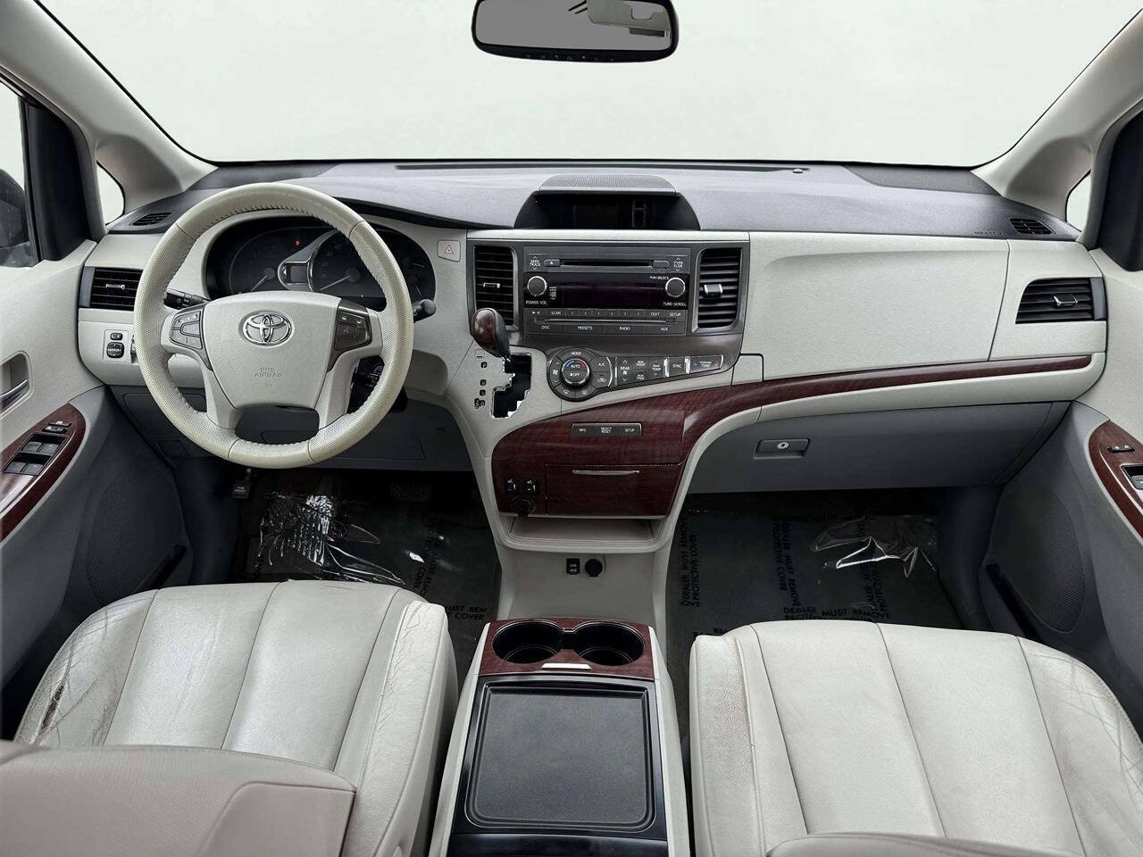 Used 2013 Toyota Sienna XLE FWD image 15