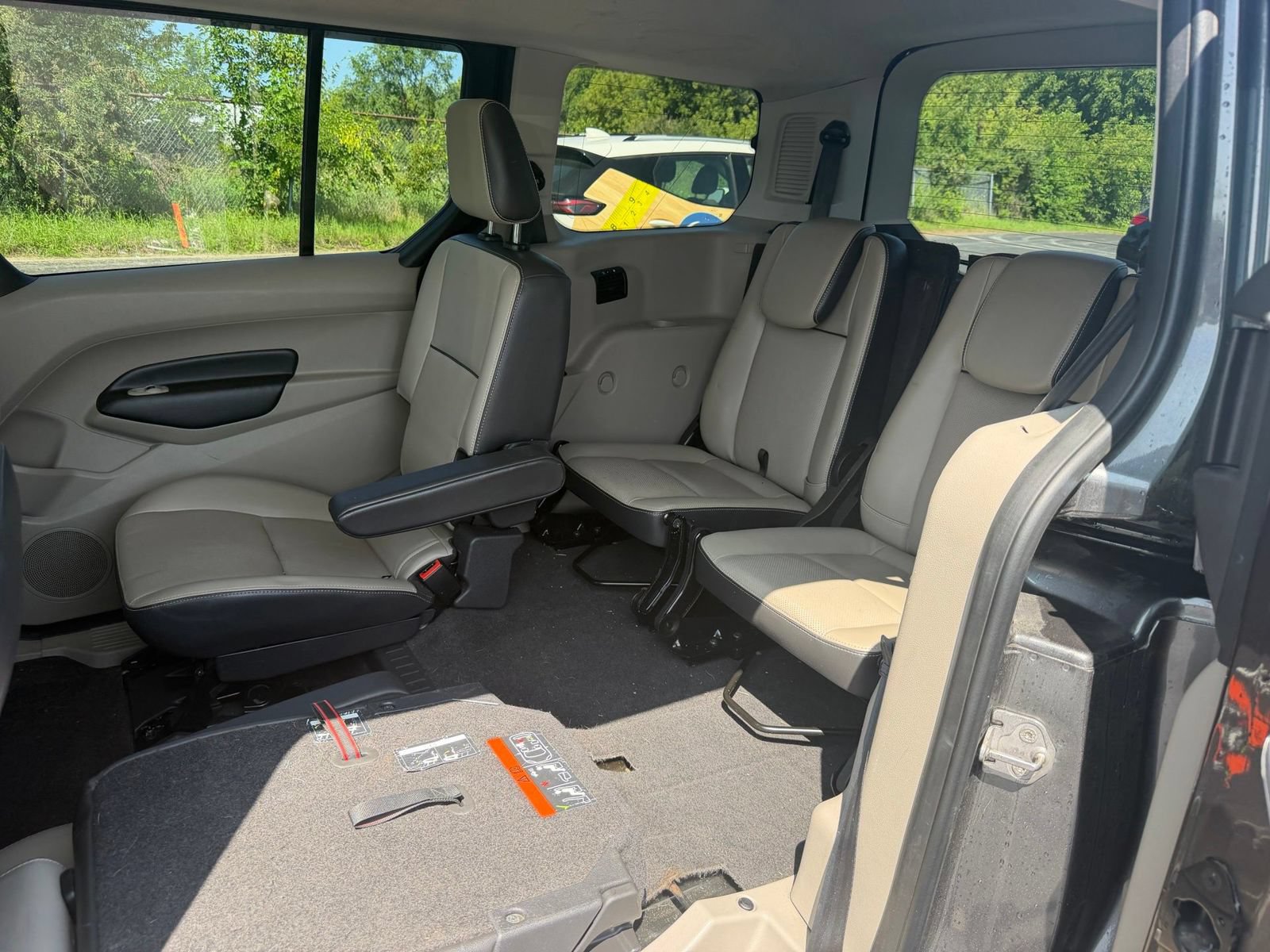 Used 2017 Ford Transit Connect Titanium w/ Titanium Premium Package FWD image 10
