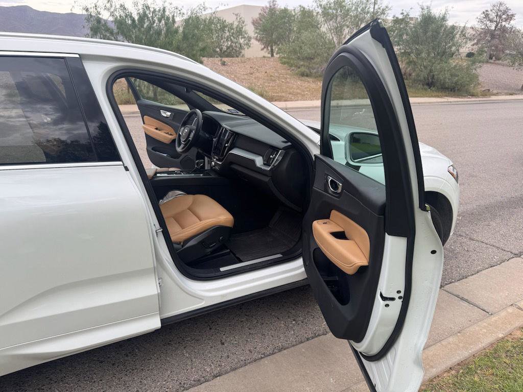 Used 2020 Volvo XC60 T5 Momentum w/ Protection Package Premier