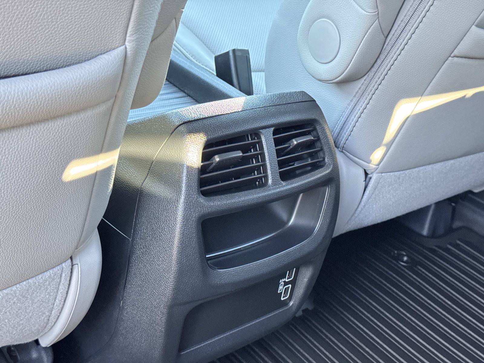 Used 2023 Honda Passport EX-L image 28