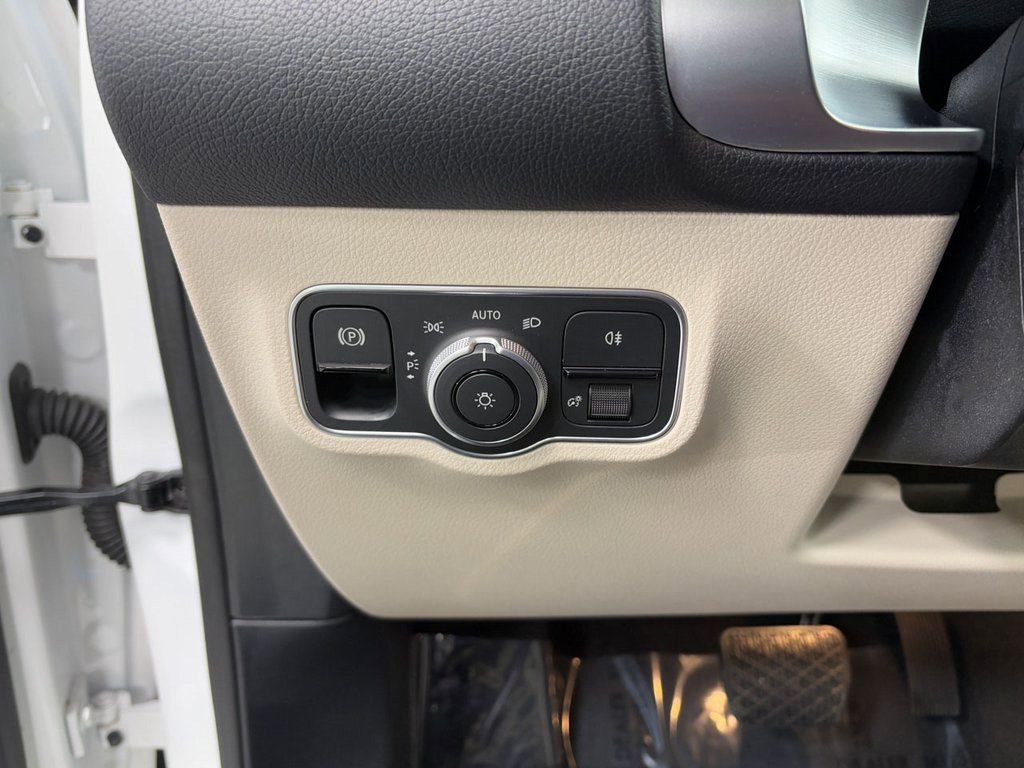 Certified 2024 Mercedes-Benz EQB 350 4MATIC SUV image 9