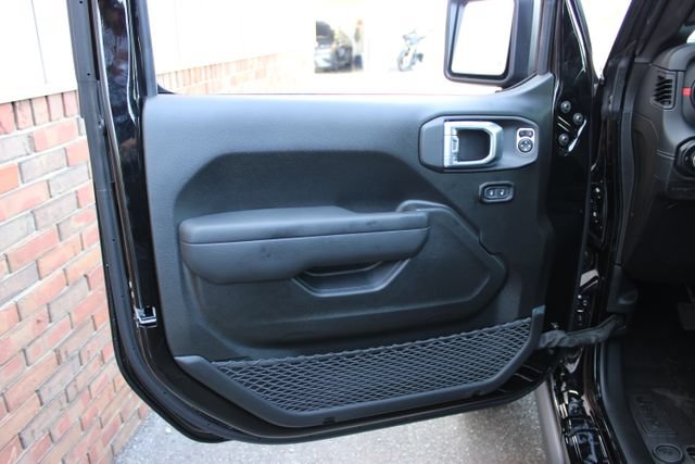 New 2026 Jeep Gladiator Rubicon w/ Steel Power Dome Hood Package AWD/4WD image 9