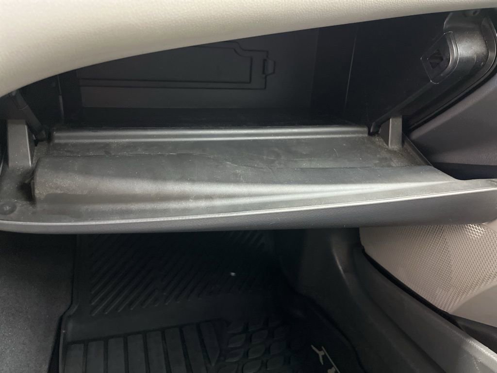 Used 2018 Toyota Camry SE image 28