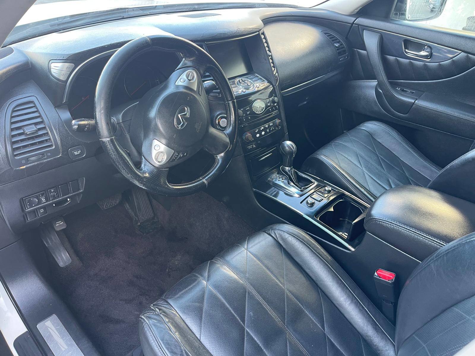 Used 2010 INFINITI FX35 AWD w/ Navigation Pkg image 8