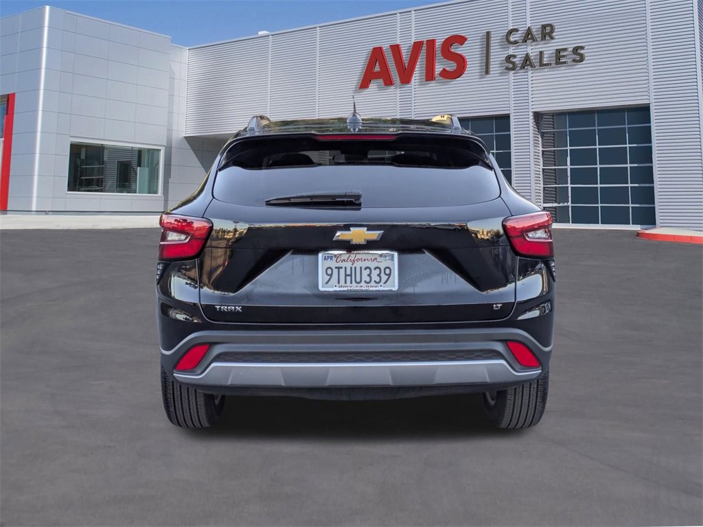 Used 2025 Chevrolet Trax LT w/ LT Convenience Package image 7
