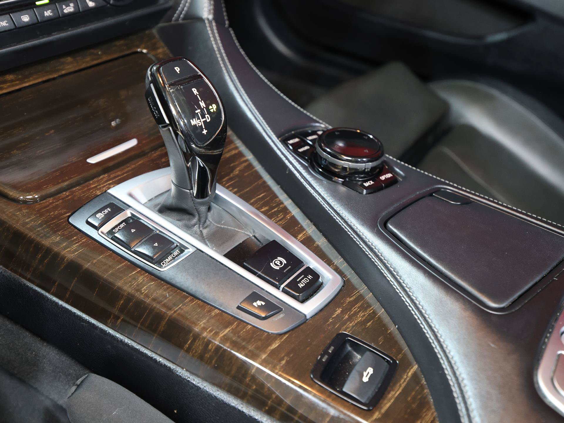 Used 2015 BMW 640i Convertible RWD image 24