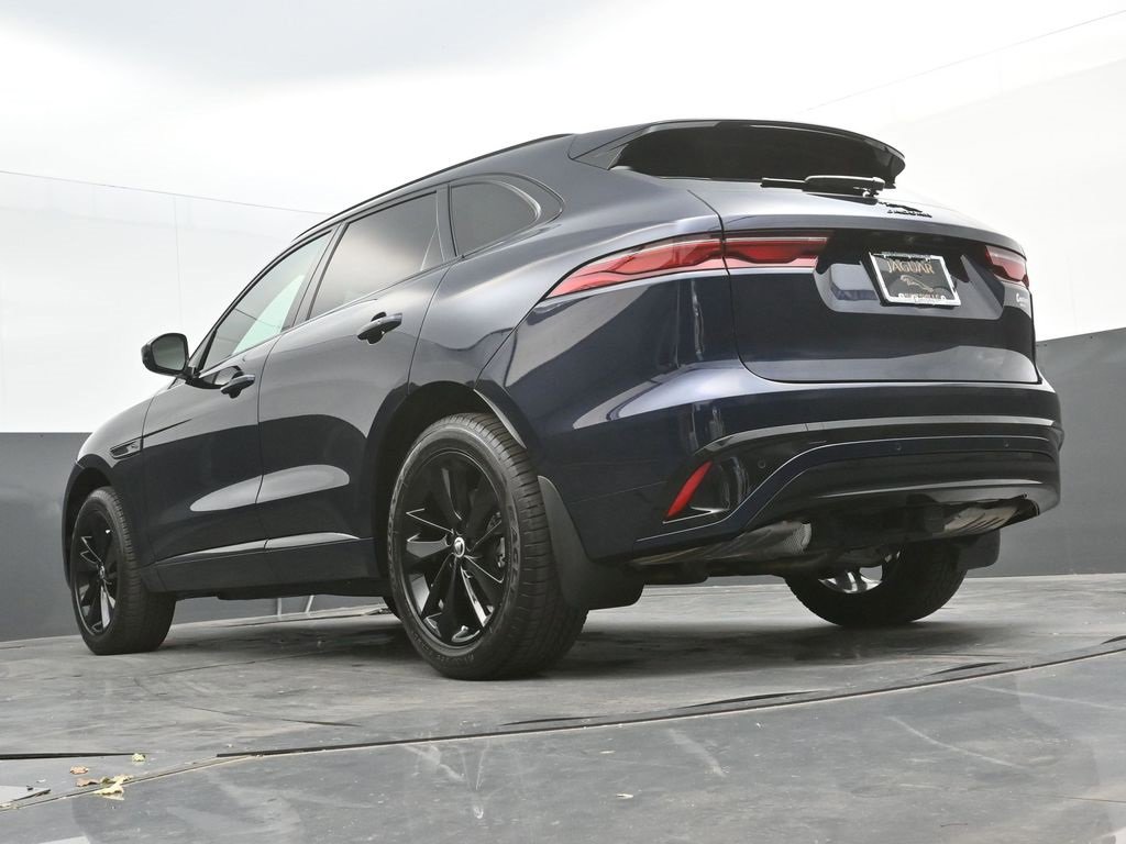 Used 2025 Jaguar F-PACE R-Dynamic S image 33