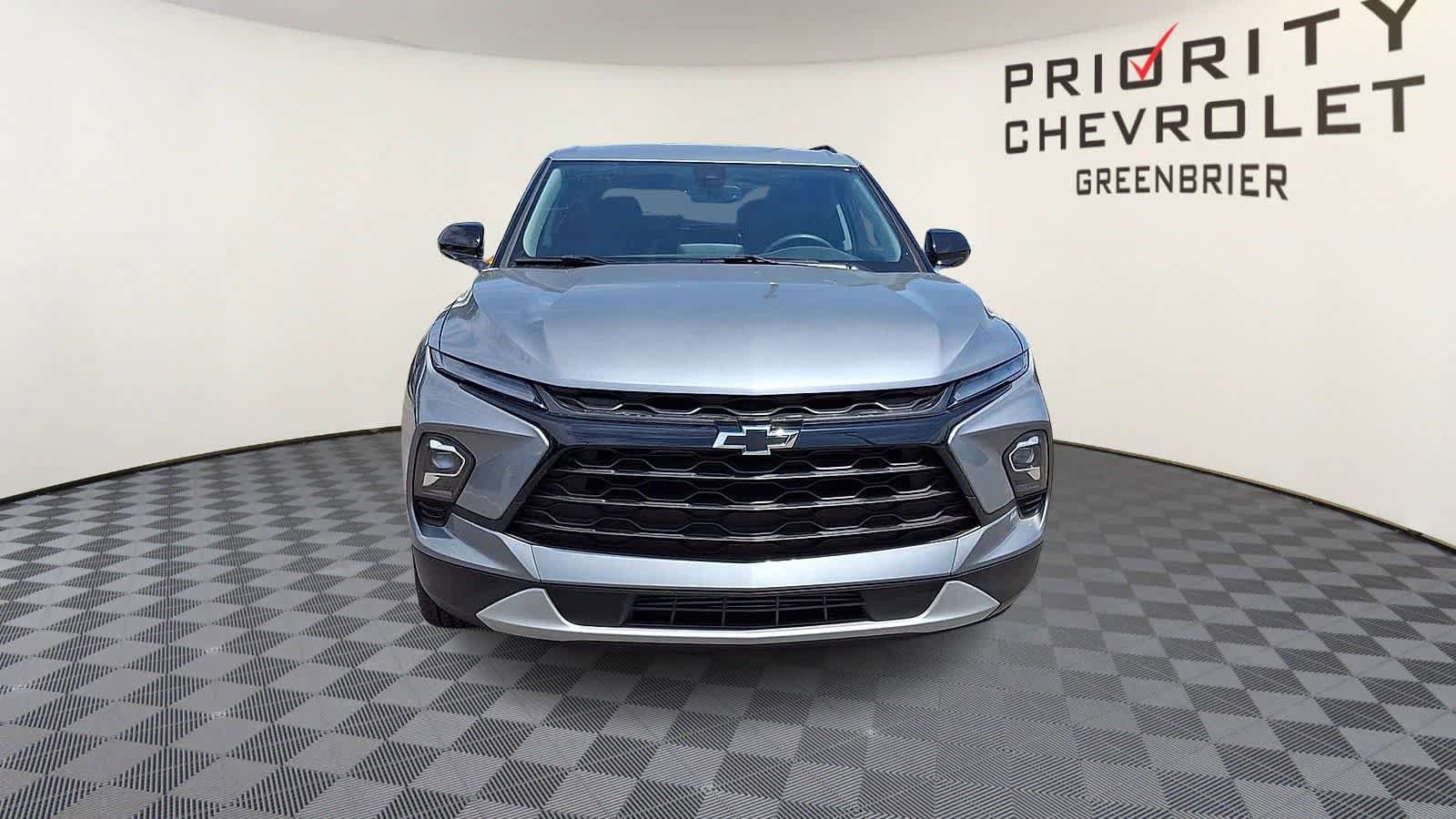 Used 2024 Chevrolet Blazer LT w/ Convenience Package FWD image 3