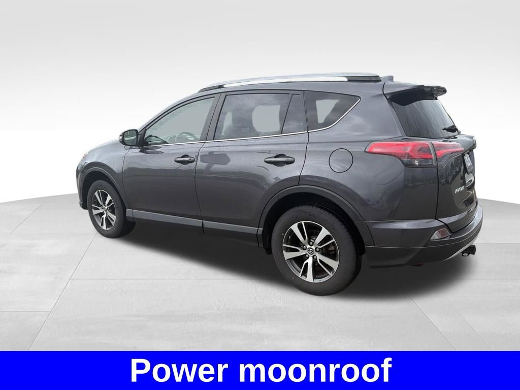 Used 2018 Toyota RAV4 XLE AWD/4WD image 7