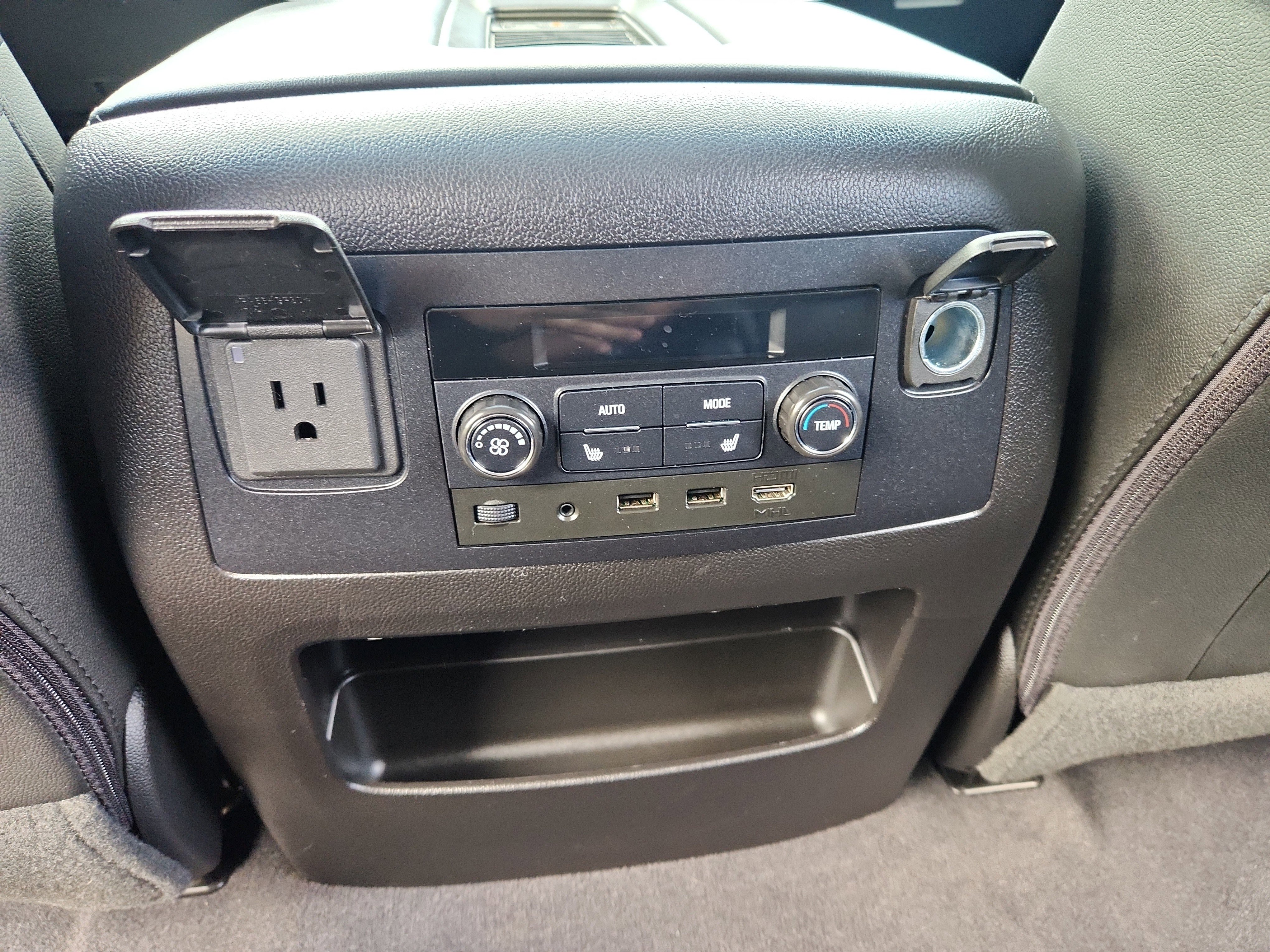 Used 2019 Chevrolet Tahoe Premier AWD/4WD image 41