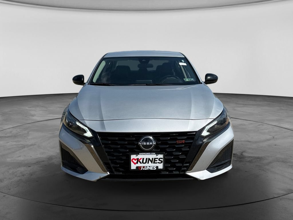 Used 2024 Nissan Altima 2.5 SR FWD image 3