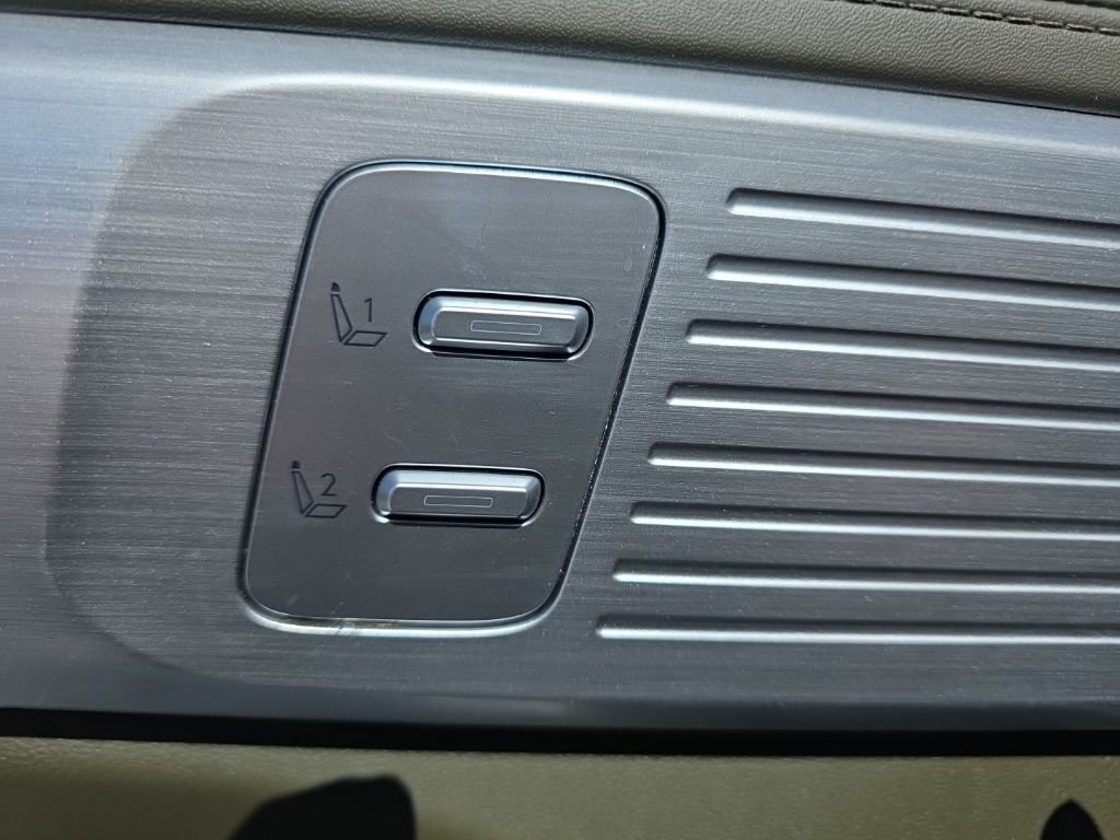 Used 2025 Hyundai Santa Fe Calligraphy image 19