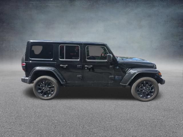Used 2025 Jeep Wrangler Unlimited Sahara w/ Safety Group AWD/4WD image 10