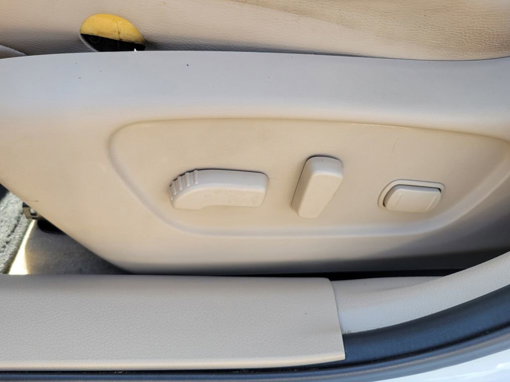 Used 2015 Nissan Rogue SL w/ SL Premium Package image 48