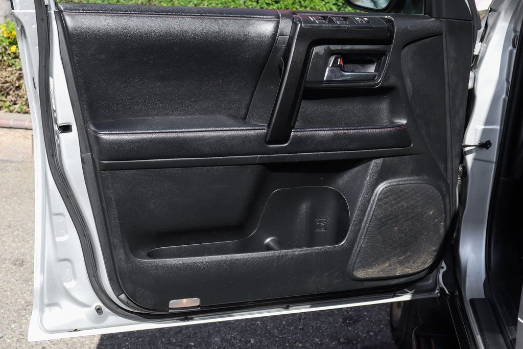 Used 2022 Toyota 4Runner TRD Off-Road Premium AWD/4WD image 16
