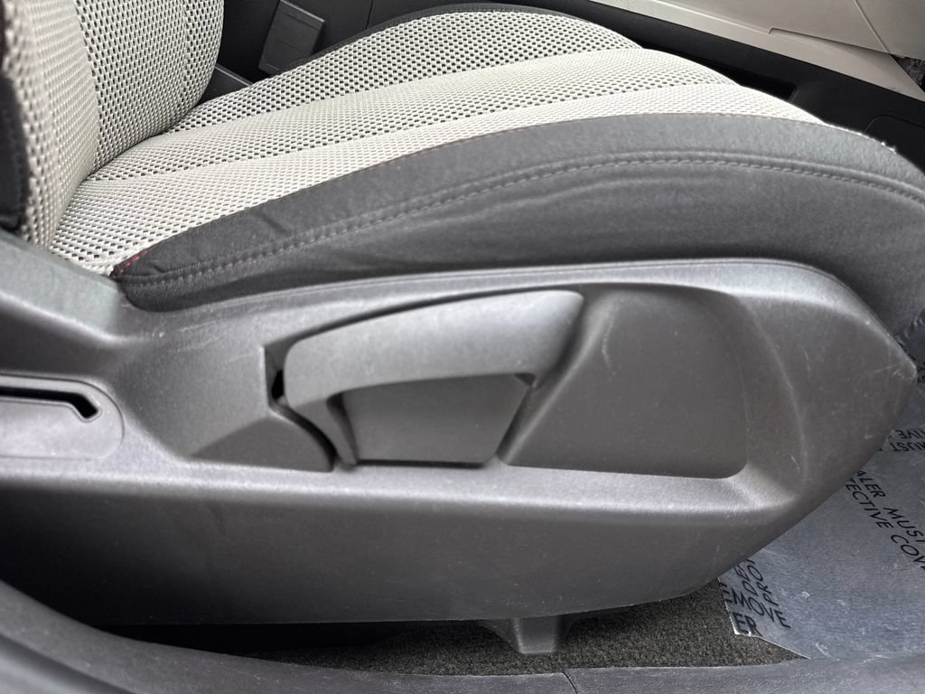Used 2013 Chevrolet Equinox LT w/ Driver Convenience Package FWD image 46