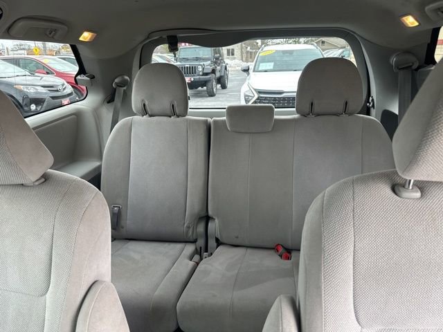 Used 2020 Toyota Sienna L image 12