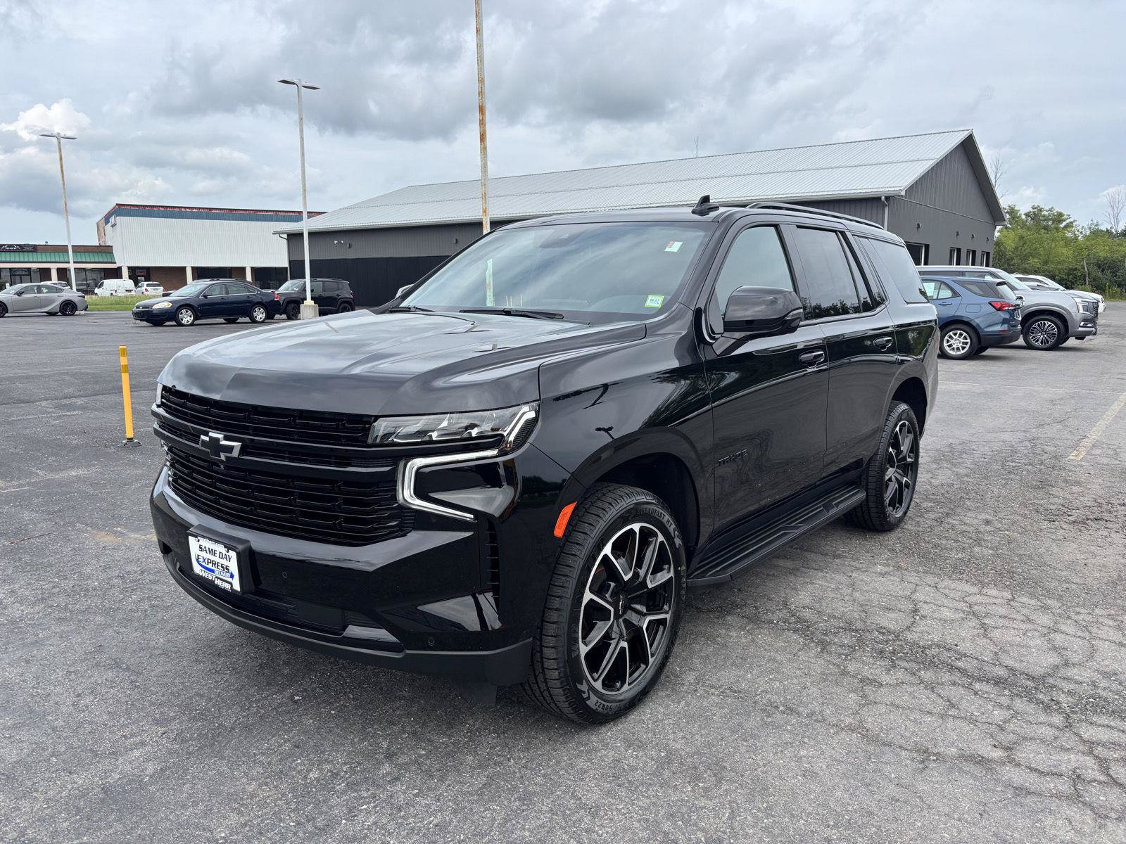 Used 2024 Chevrolet Tahoe RST w/ Luxury Package AWD/4WD image 3