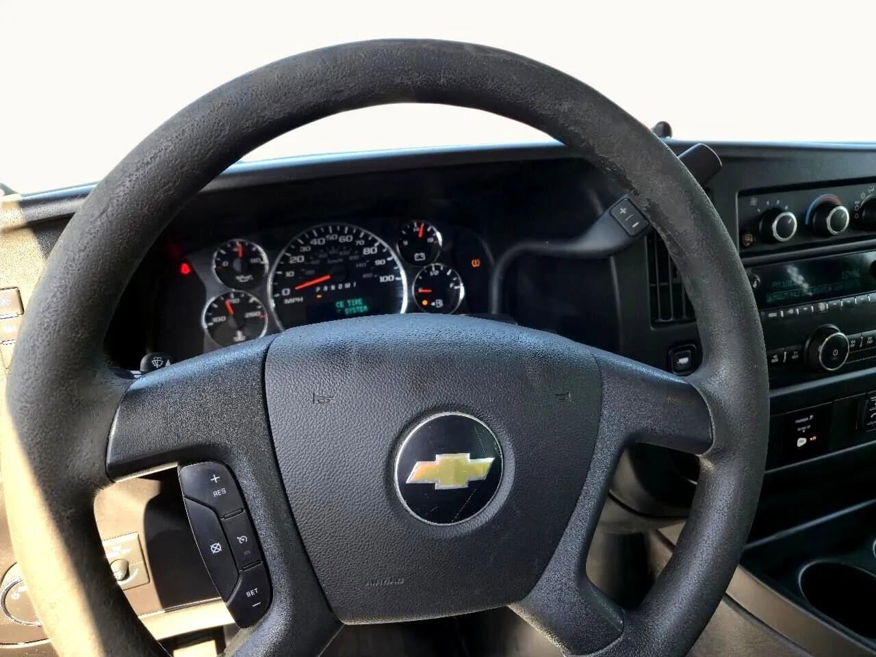 Used 2017 Chevrolet Express 2500 RWD image 19