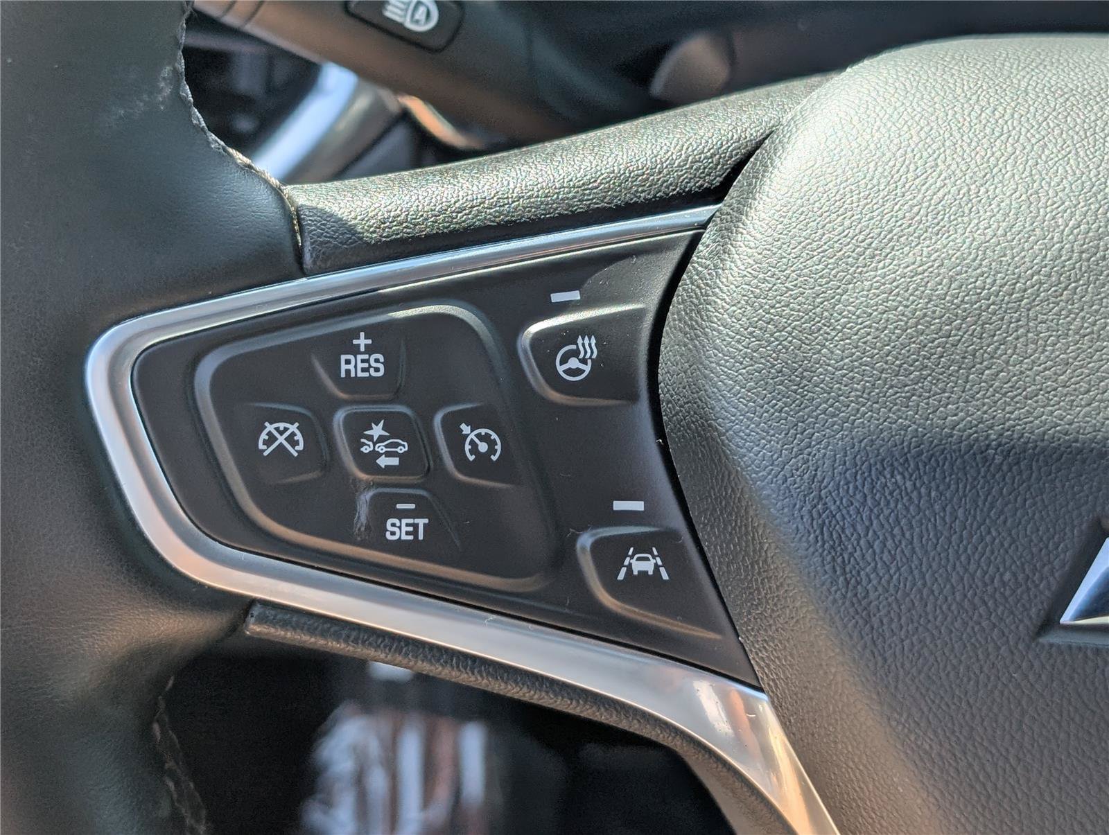 Used 2023 Chevrolet Equinox LT AWD/4WD image 25