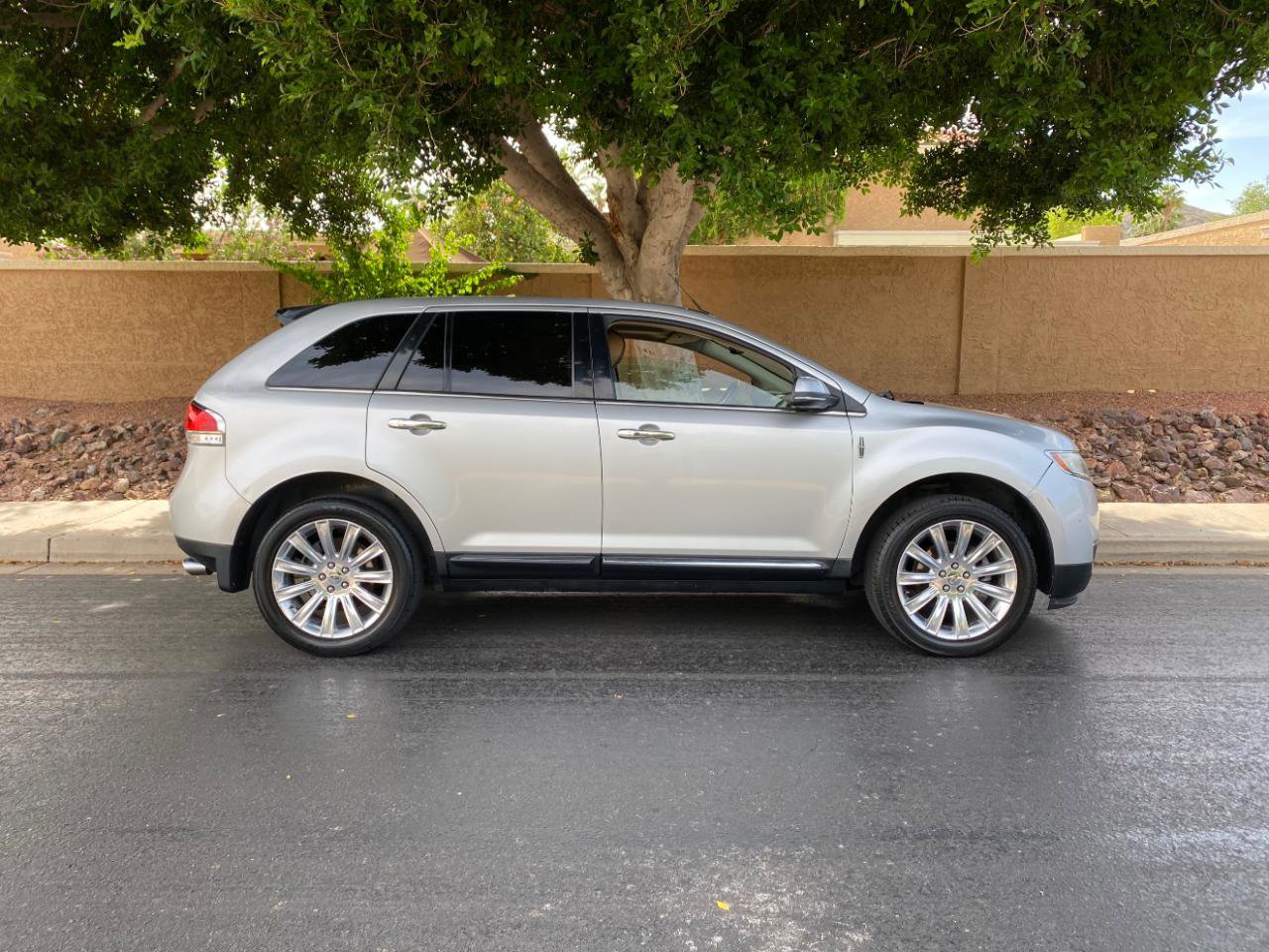 Used 2015 Lincoln MKX FWD w/ Equipment Group 101A image 8