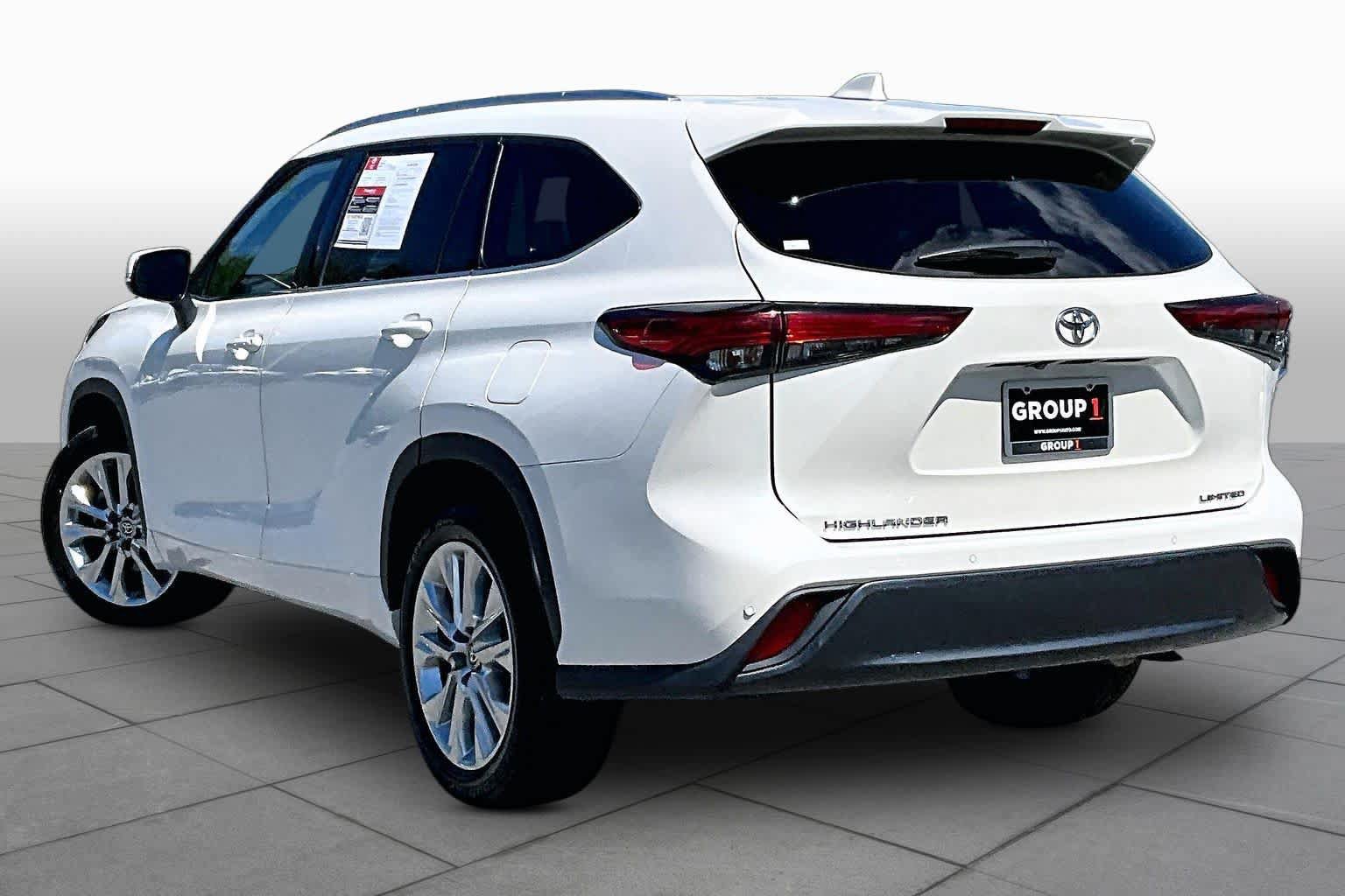 Used 2020 Toyota Highlander Limited FWD image 12