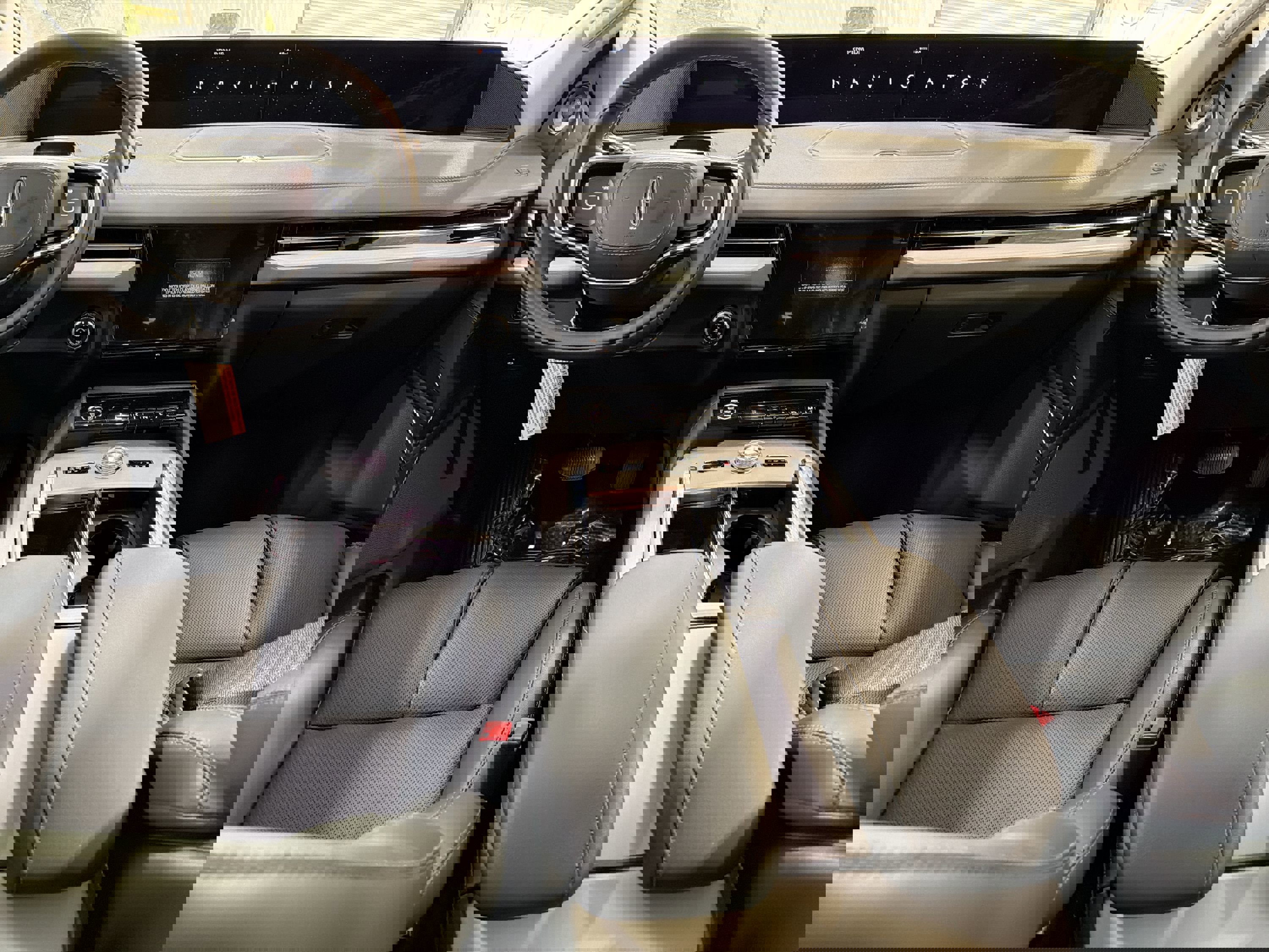 New 2026 Lincoln Navigator Premiere image 23