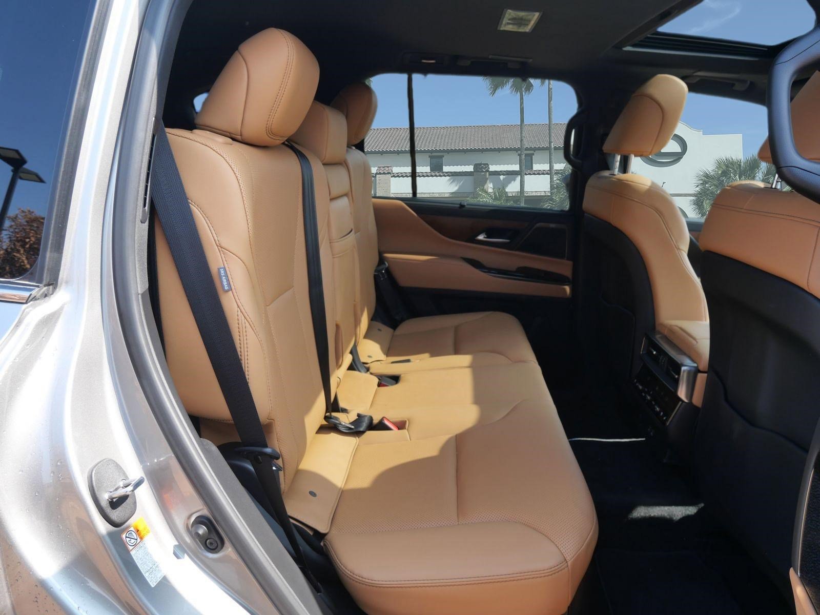 Certified 2024 Lexus LX 600 4WD w/ Luxury Package image 12