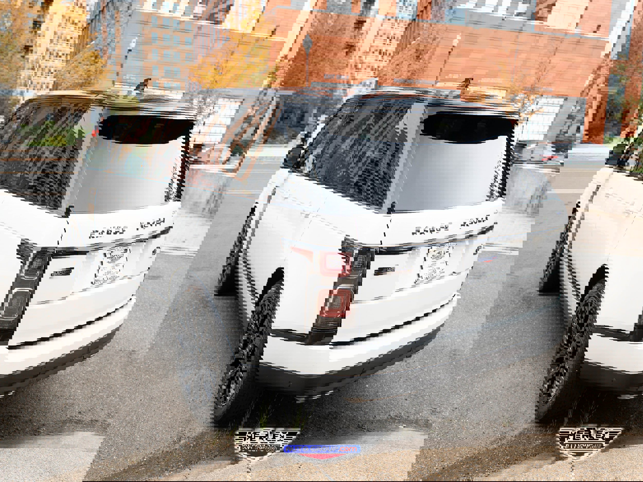 Used 2018 Land Rover Range Rover Supercharged image 5