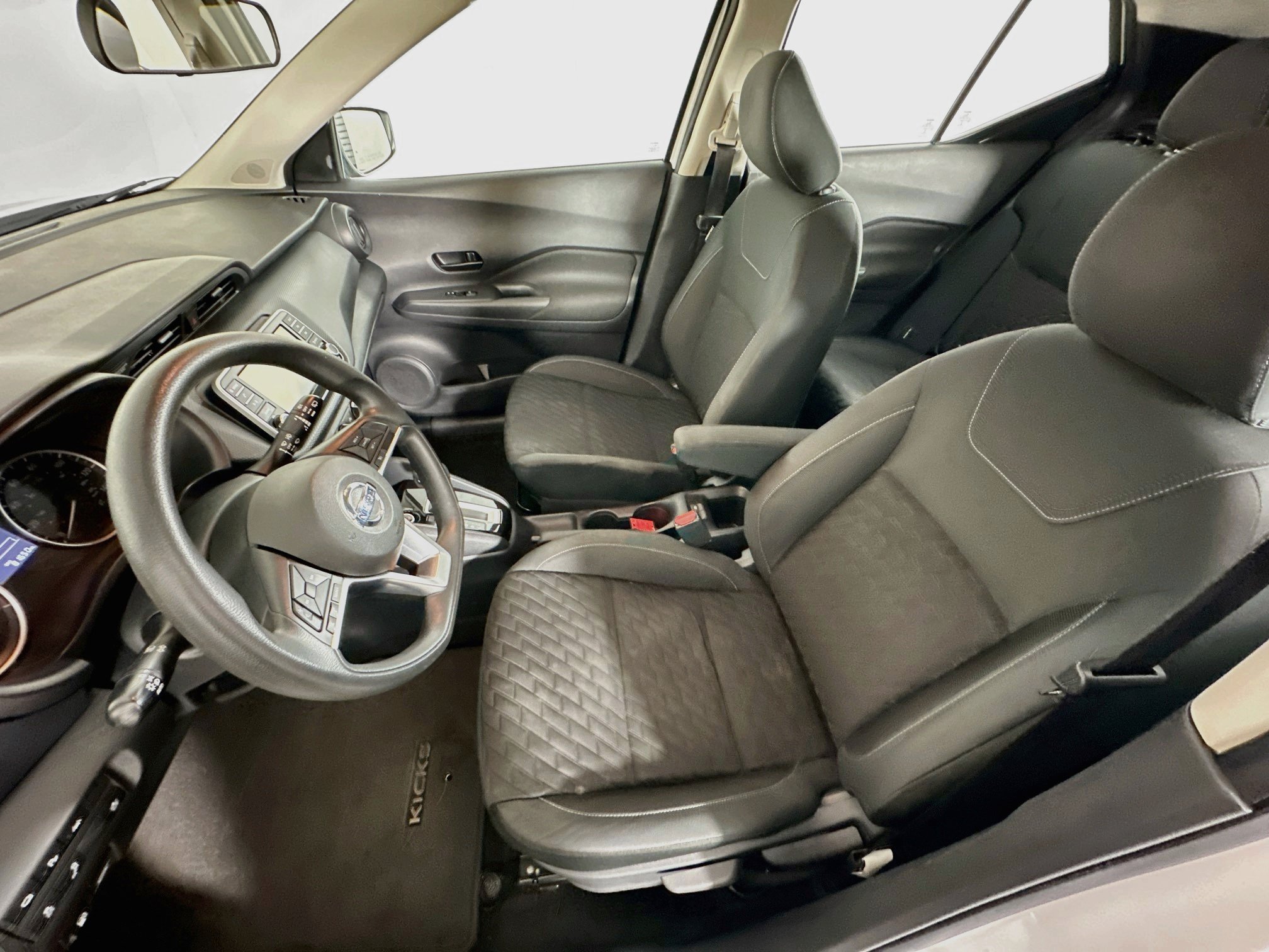 Used 2021 Nissan Kicks S FWD image 13