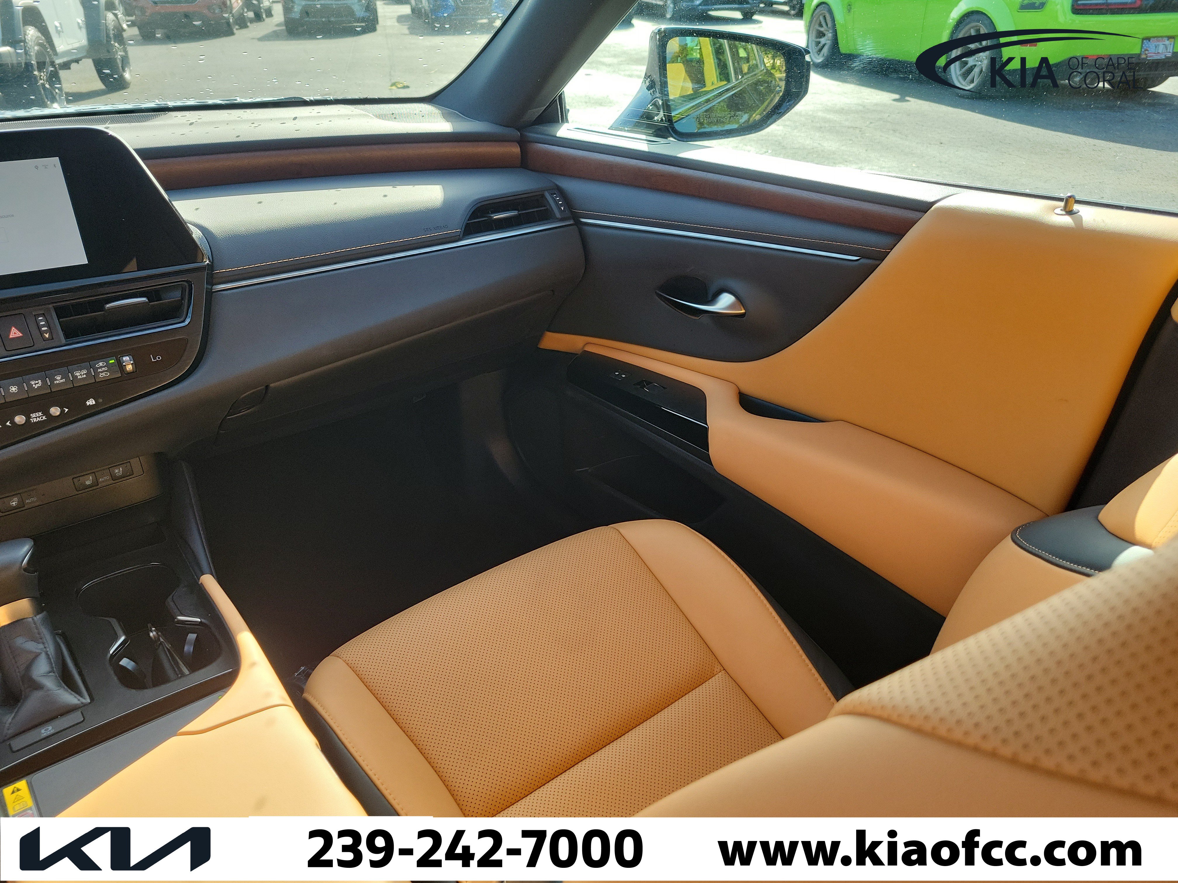Used 2025 Lexus ES 350 w/ Premium Package FWD image 17