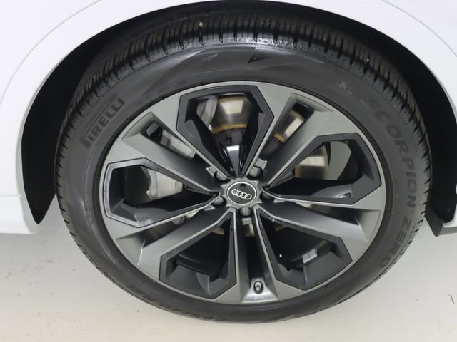 Certified 2025 Audi Q7 3.0T Prestige w/ Prestige Package image 9