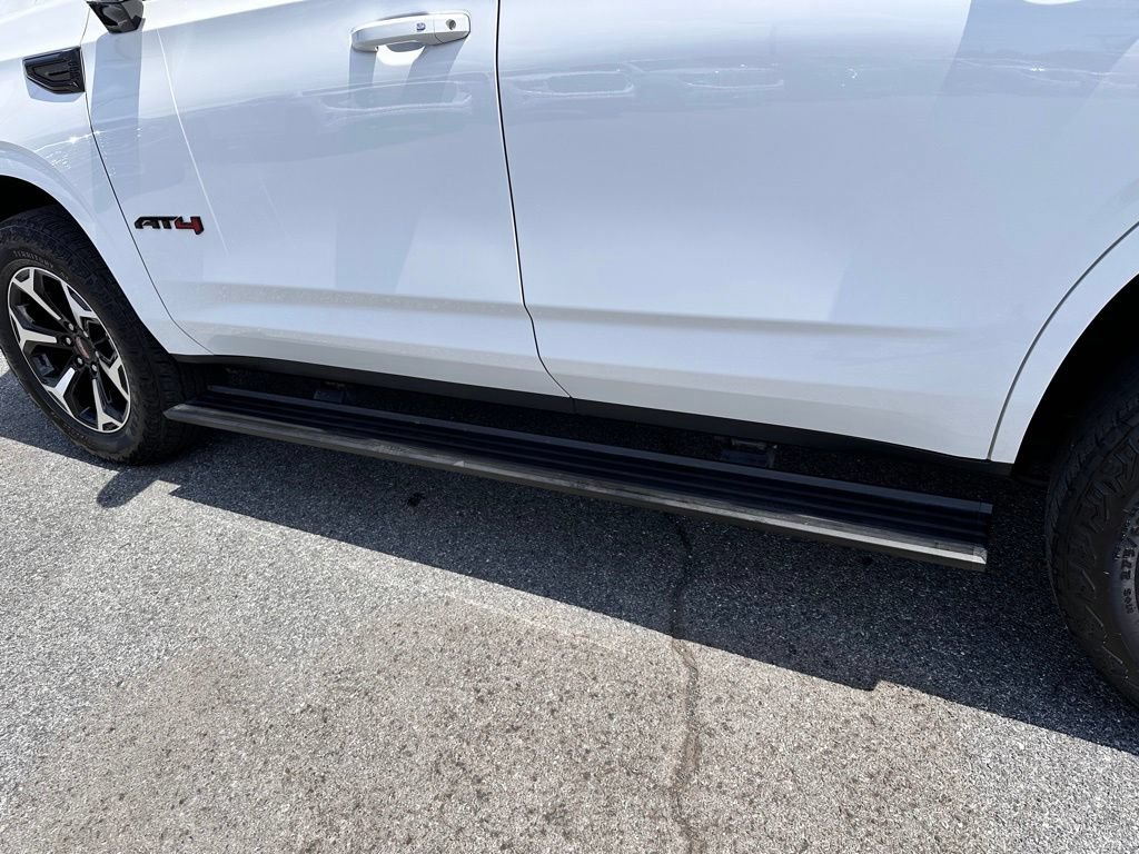 Certified 2025 GMC Yukon AT4 w/ AT4 Premium Package AWD/4WD image 42