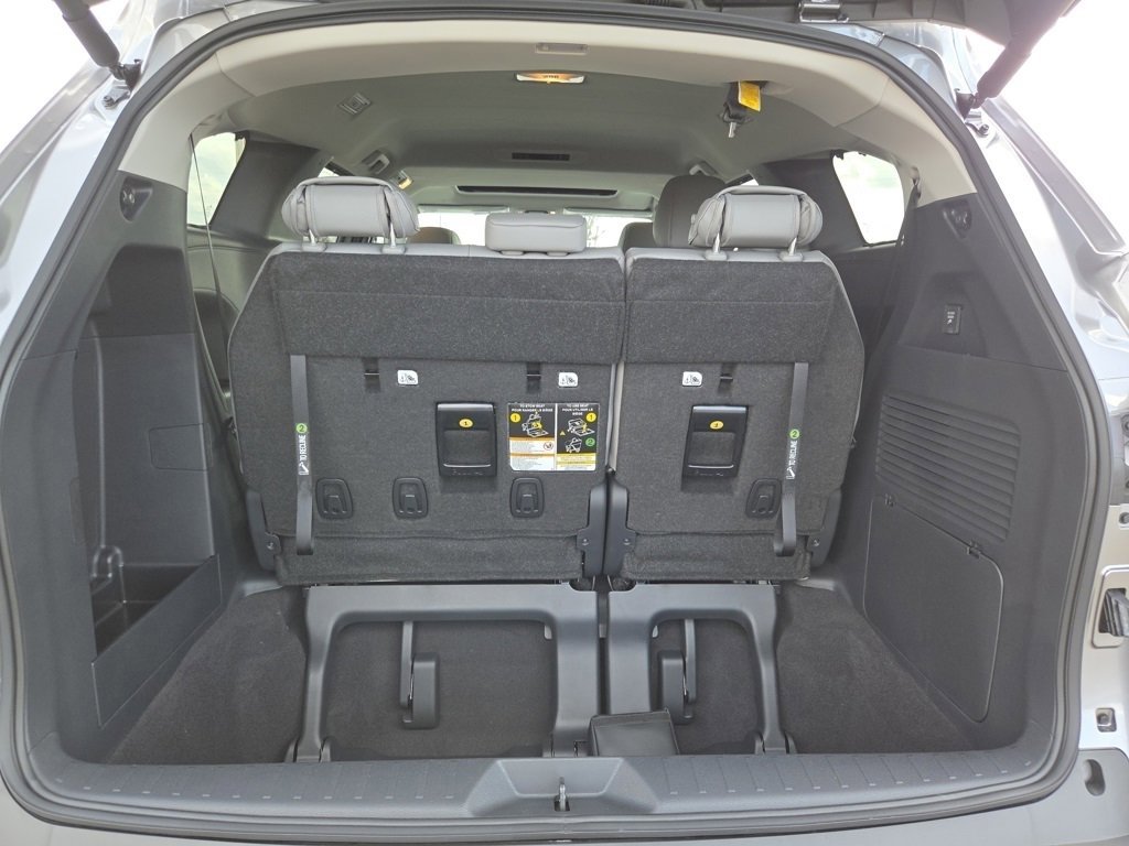 New 2026 Toyota Sienna XLE image 27