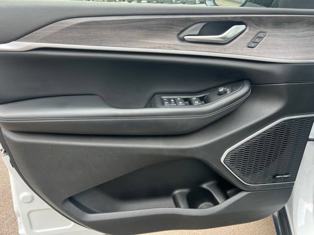Used 2023 Jeep Grand Cherokee L Limited AWD/4WD image 22