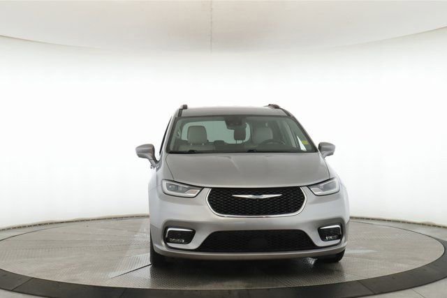 Used 2021 Chrysler Pacifica Touring-L image 12