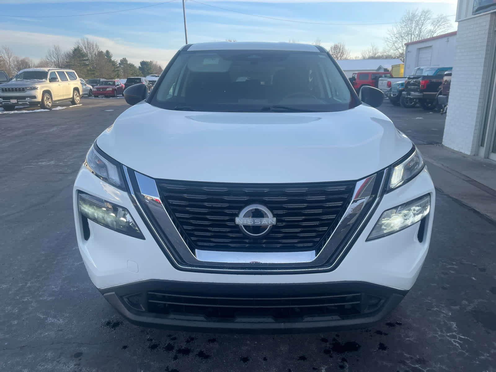 Used 2023 Nissan Rogue S image 8