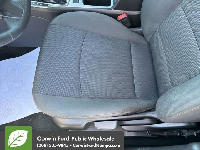 Used 2017 Chevrolet Cruze LS FWD image 22