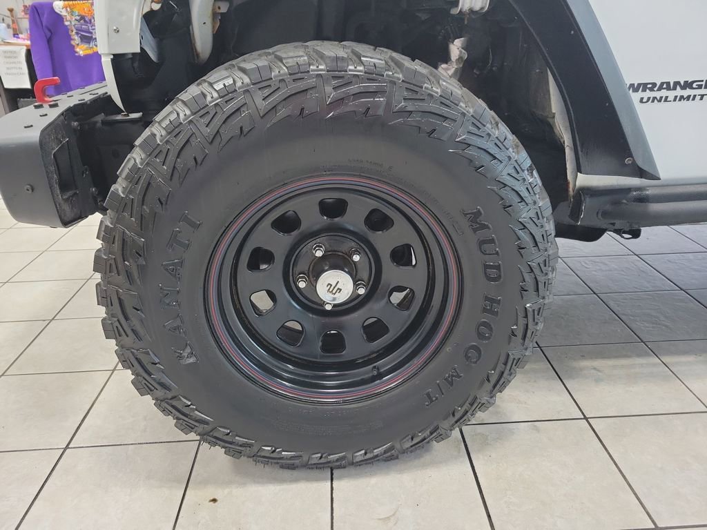 Used 2016 Jeep Wrangler Unlimited Rubicon AWD/4WD image 38