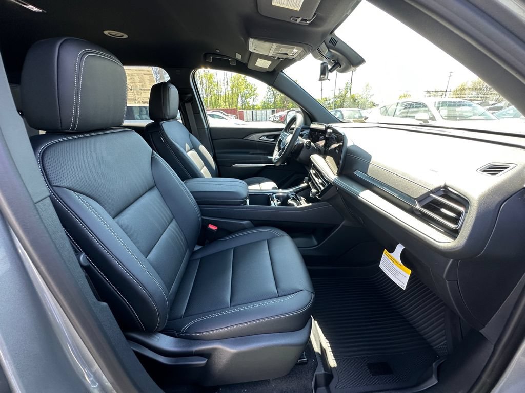 New 2026 Chevrolet Traverse LT w/ Driver Confidence Package FWD image 25